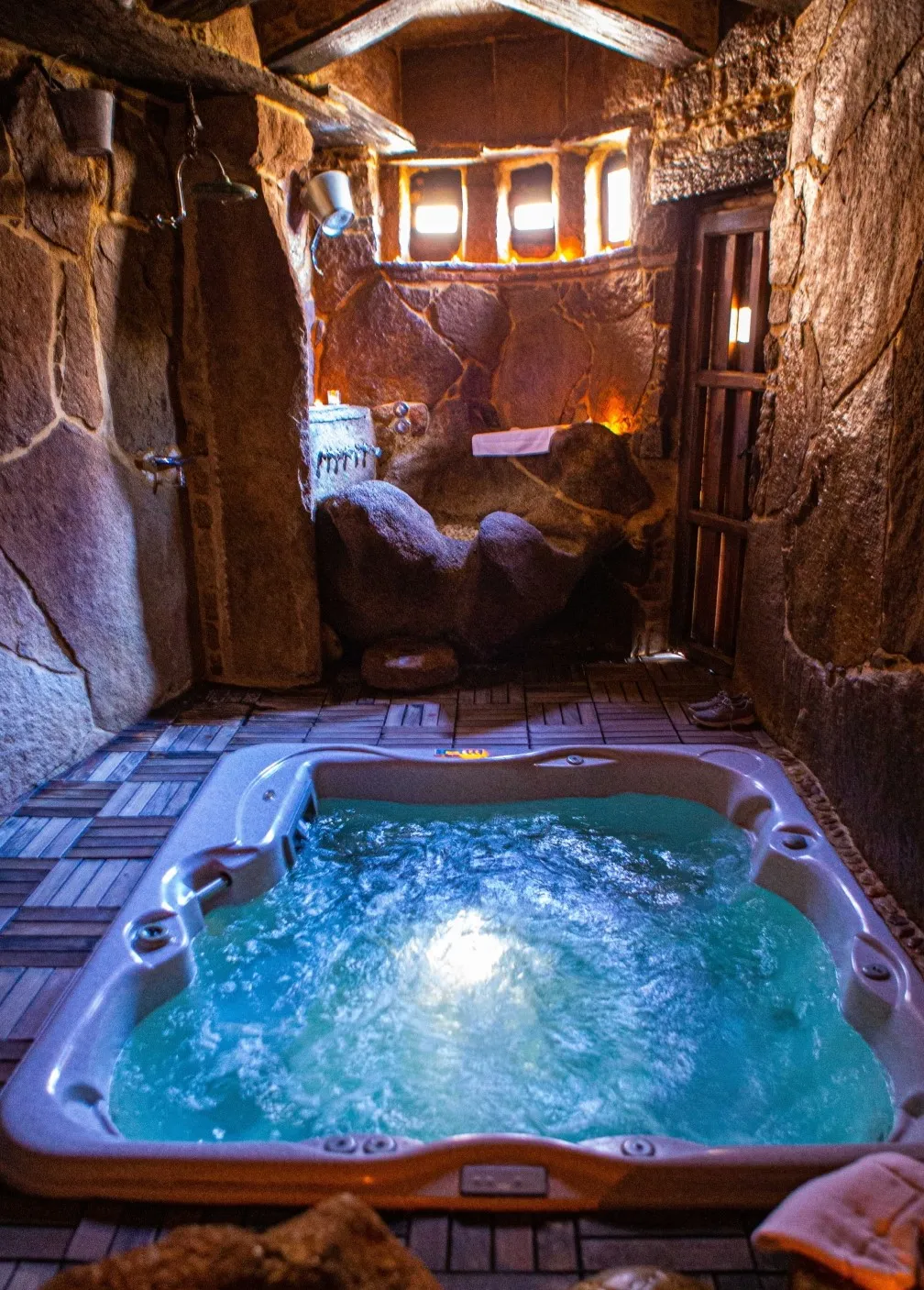 Cueva termal jacuzzi en Orgullo Rural