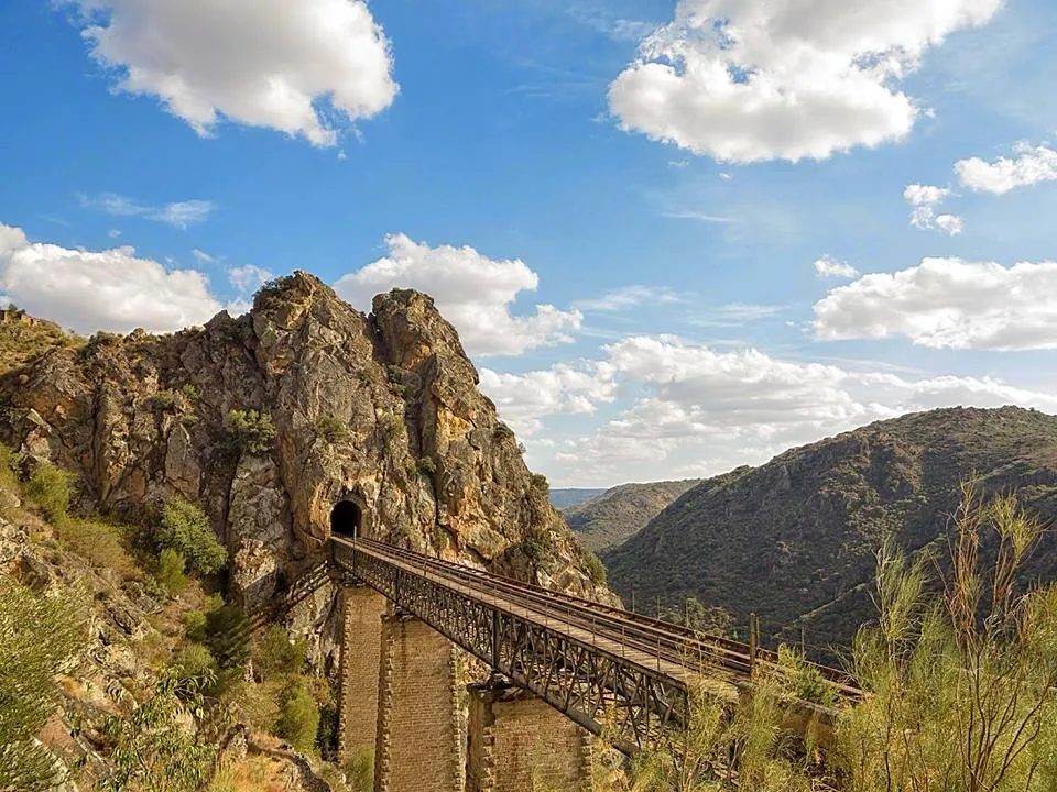 Interior de la cueva termal, Orgullo Rural
